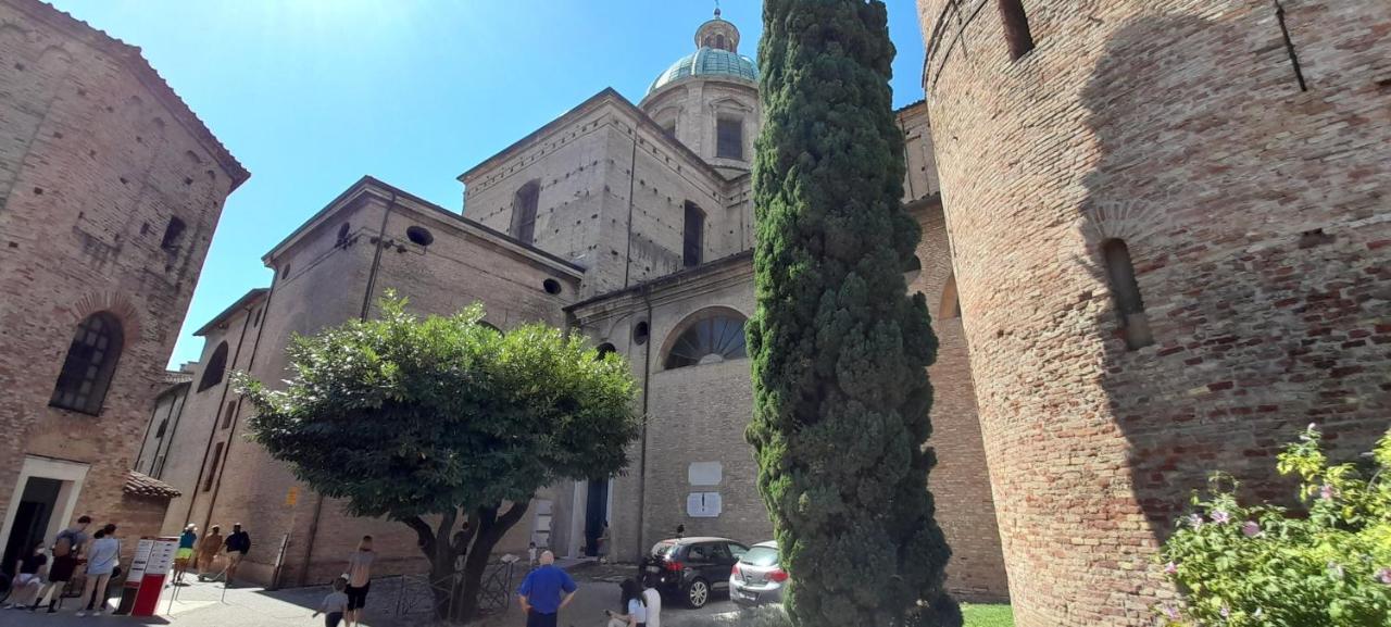 Corte Cavour. Una Mansarda Nel Cuore Della Citta Ravenna Eksteriør bilde