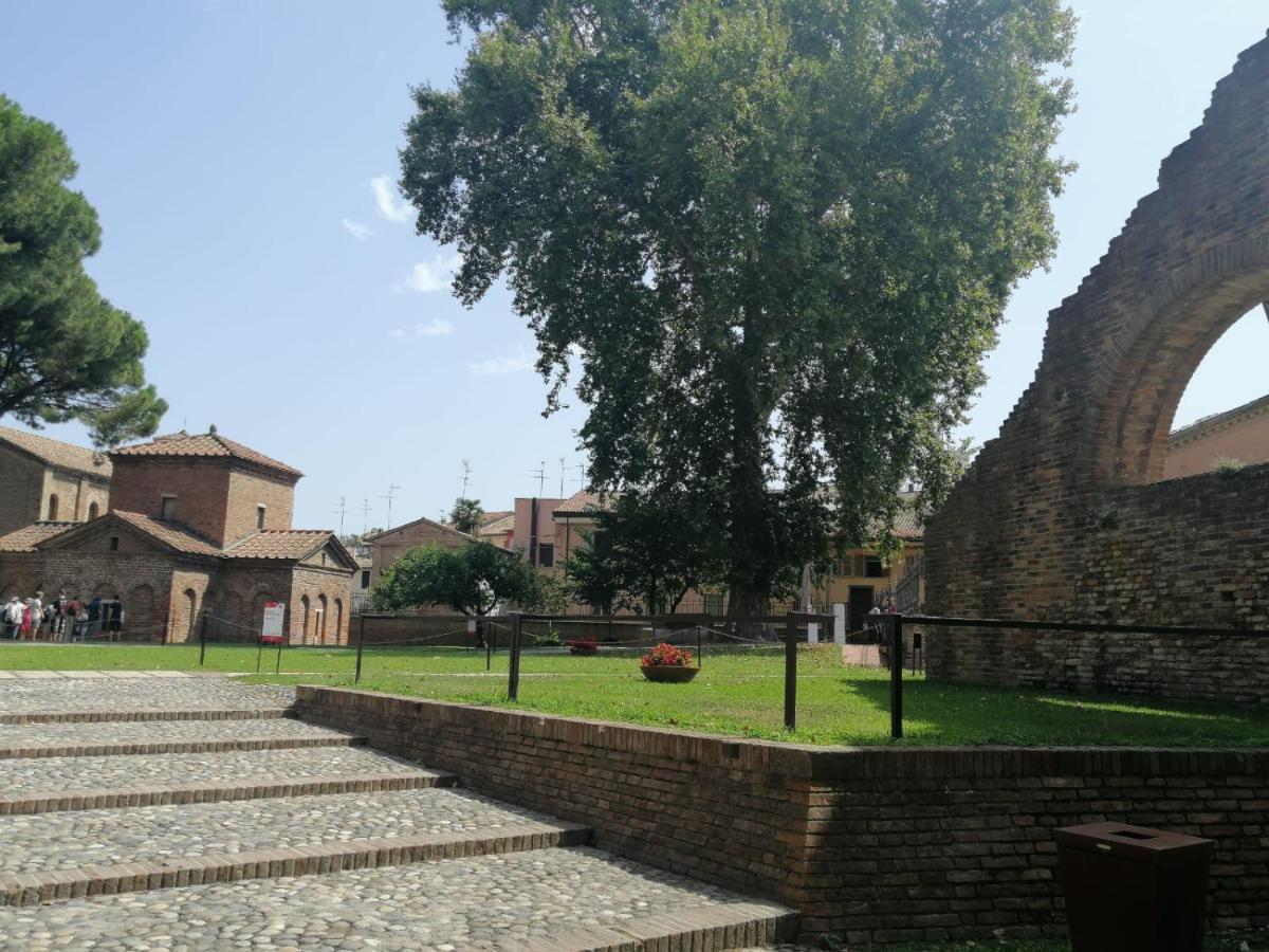 Corte Cavour. Una Mansarda Nel Cuore Della Citta Ravenna Eksteriør bilde